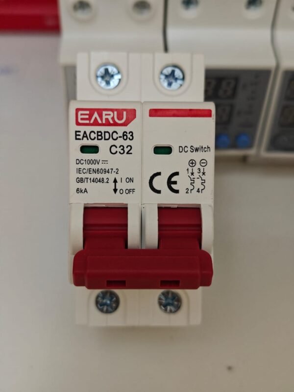 Breaker de Corriente Directa (DC) 32A EARU Breaker de Corriente Directa (DC) 32A EARU